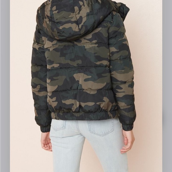 NEW Garage camo puffer - Picture 4 of 11